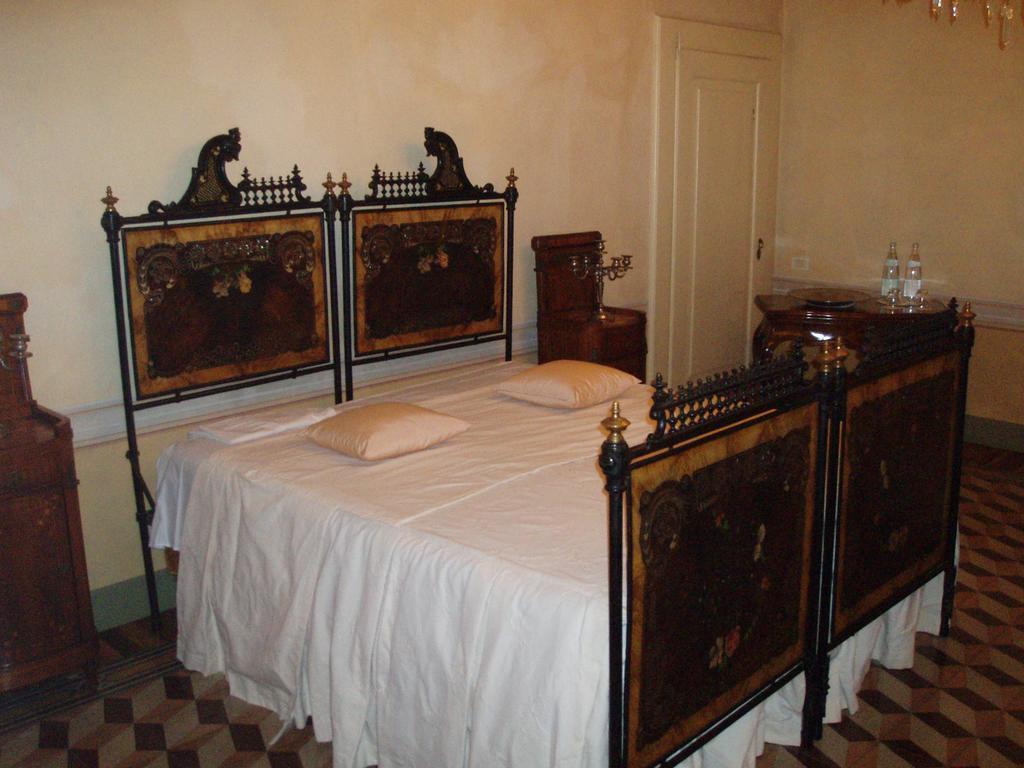 Castello Degli Angeli Carobbio degli Angeli Quarto foto