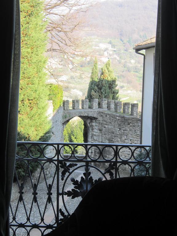 Castello Degli Angeli Carobbio degli Angeli Quarto foto