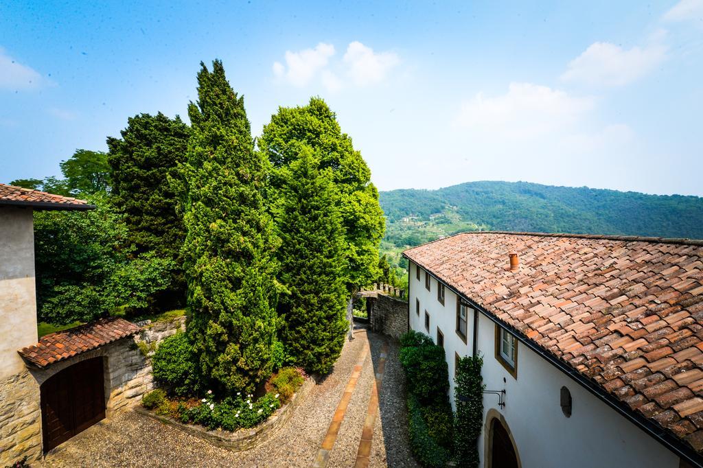 Castello Degli Angeli Carobbio degli Angeli Exterior foto