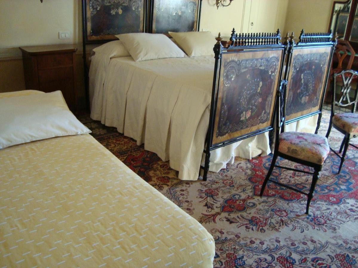 Castello Degli Angeli Carobbio degli Angeli Quarto foto